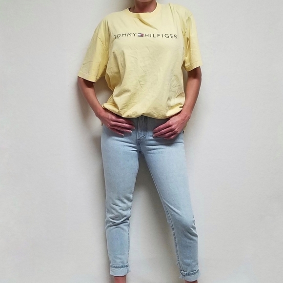VINTAGE 90's/Y2K Tommy Hilfiger Butter Yellow Spell Out Short Sleeve Graphic Tee - Picture 2 of 12